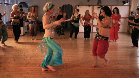 Die mit dem Bauch tanzen